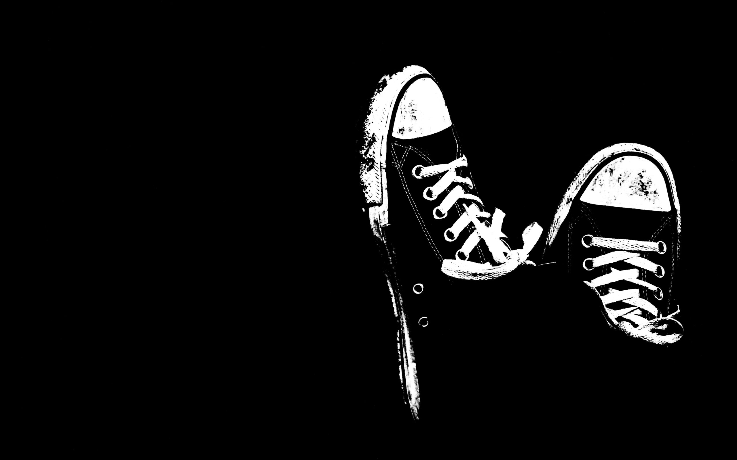 How to Wear Sneakers and Look Great Every Time
