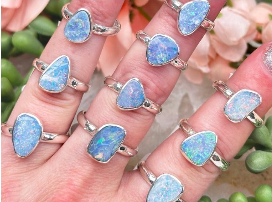 The Radiance of Crystal Jewelry: Enhancing Beauty and S...
